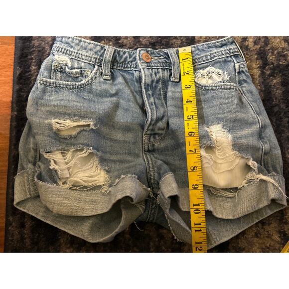 Hollister High Rise Mom Shorts 3" - Picture 3 of 6